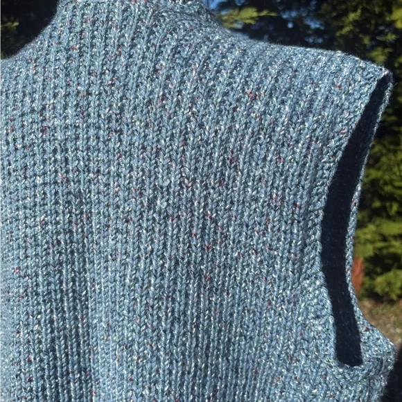 Handcrafted Blue Knit Vest – Cozy Artisan Layer Sz Lg - Picture 9 of 9